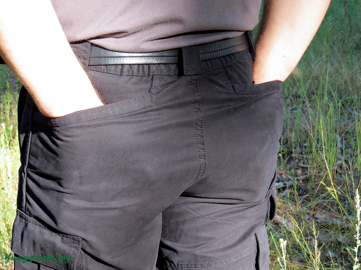На фото крупно задние карманы брюк «Grom Vintage»