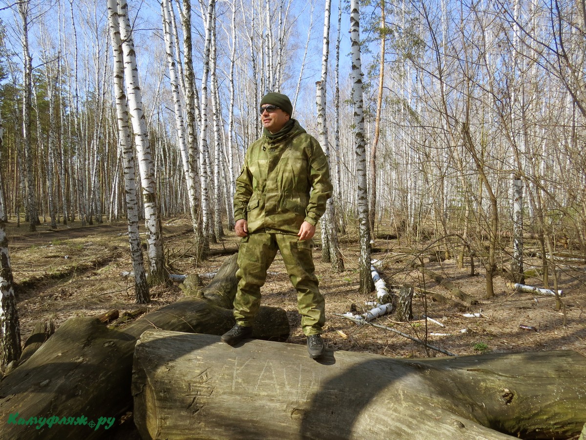 На фото автор обзора в новой «Горке» на фоне смешанного лесного массива